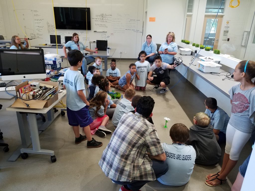 EC Makerspace Tour for Local Elementary Students Earlham CS
